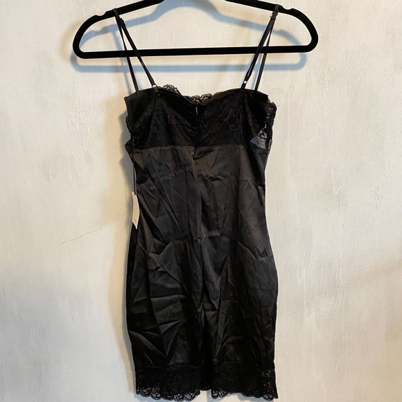 Superdown Raine Lace Dress - Picture 4 of 5